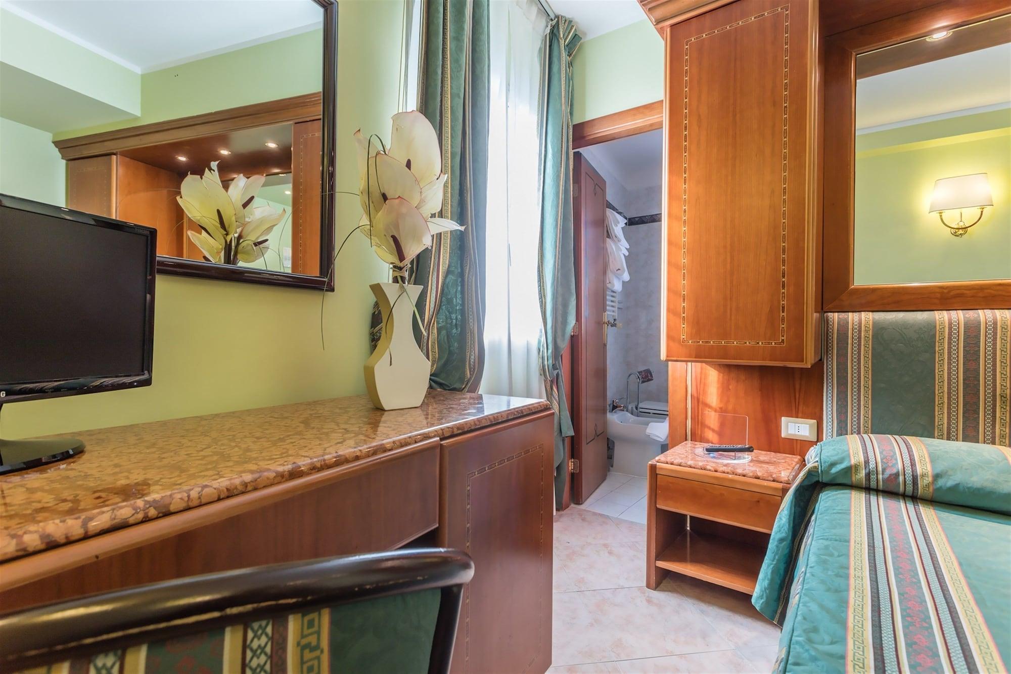 רומא Raeli Hotel Siracusa מראה חיצוני תמונה