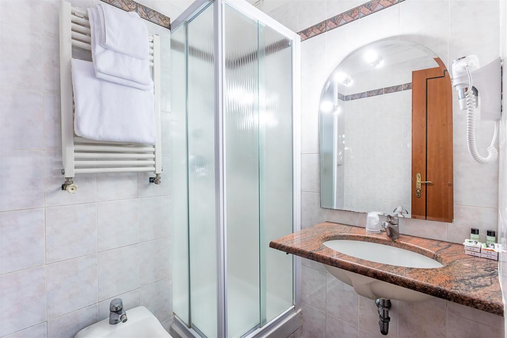 רומא Raeli Hotel Siracusa מראה חיצוני תמונה