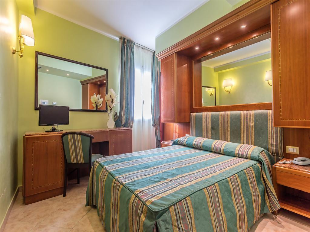 רומא Raeli Hotel Siracusa מראה חיצוני תמונה