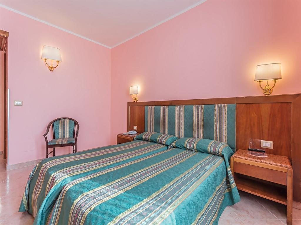 רומא Raeli Hotel Siracusa מראה חיצוני תמונה
