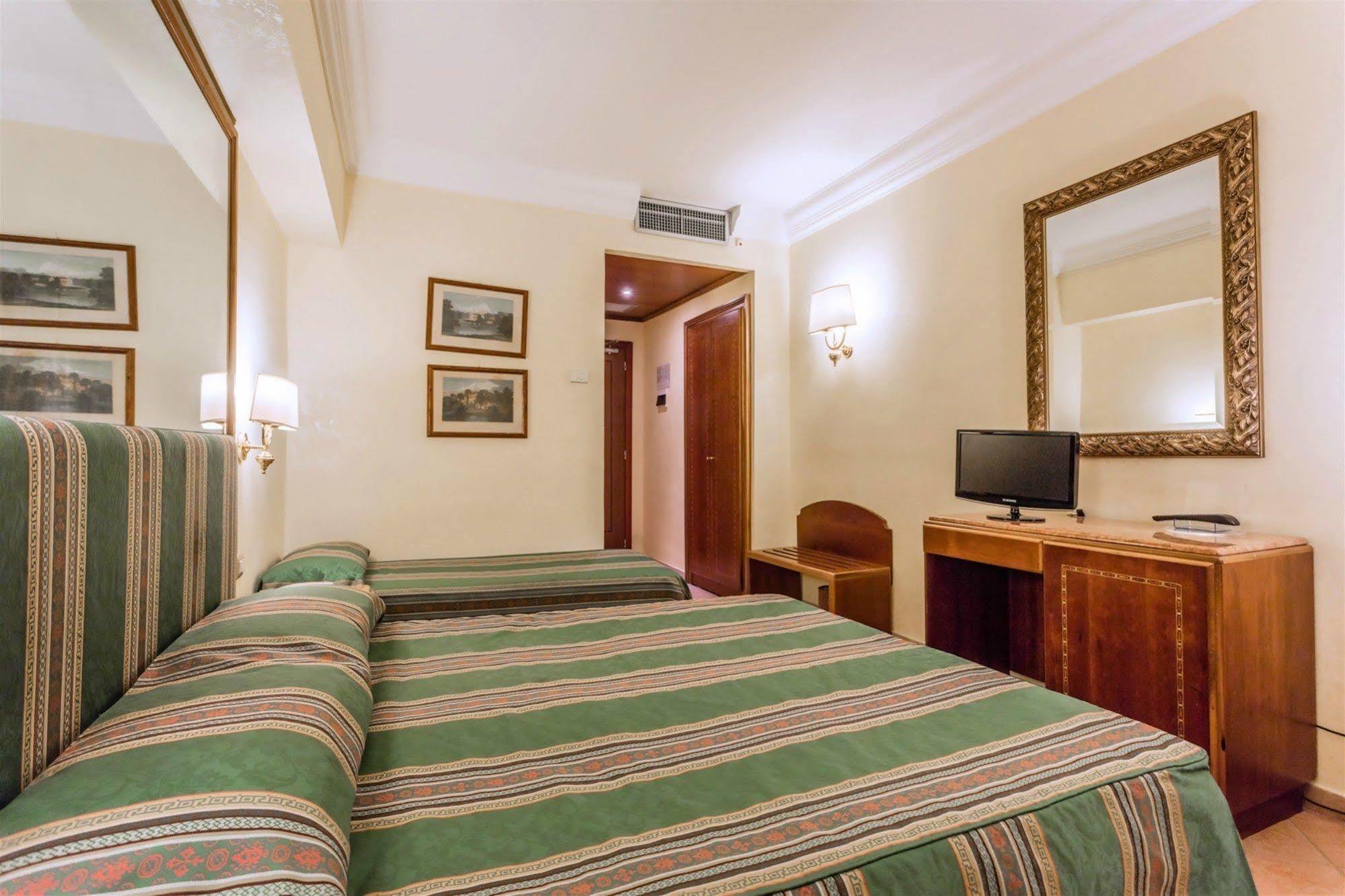 רומא Raeli Hotel Siracusa מראה חיצוני תמונה